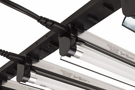 SunBlaster Universal Strip Light Hanger