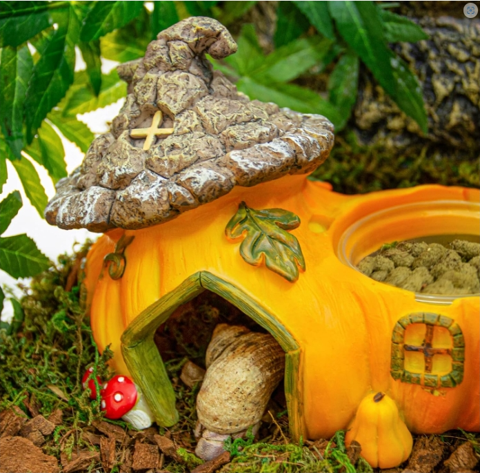 ReptiZoo Multifunctional Pumpkin Hide Castle